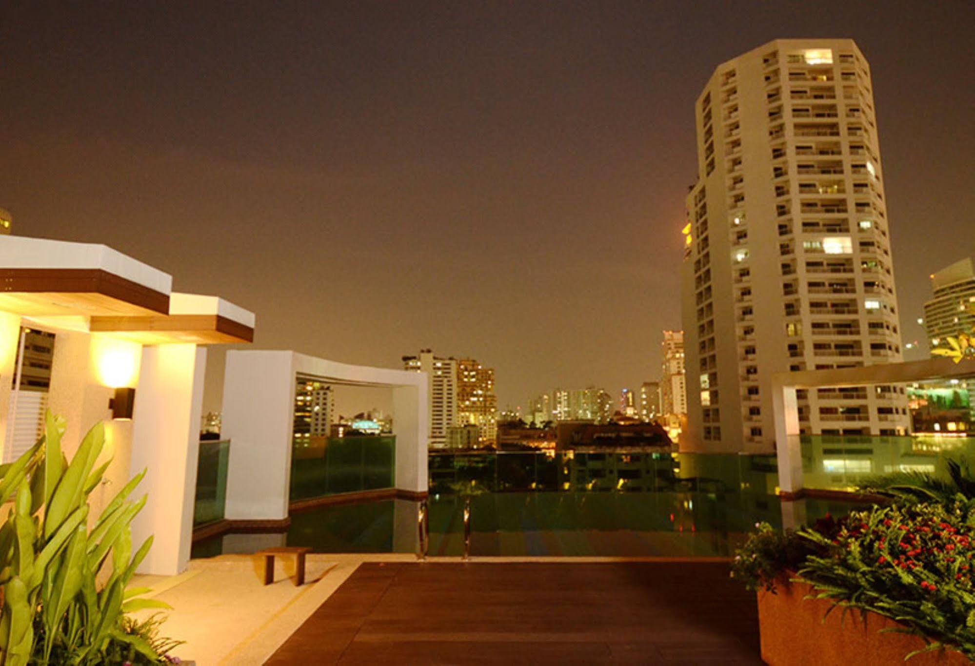 Beverly 33 By Aspira Bangkok Exterior foto